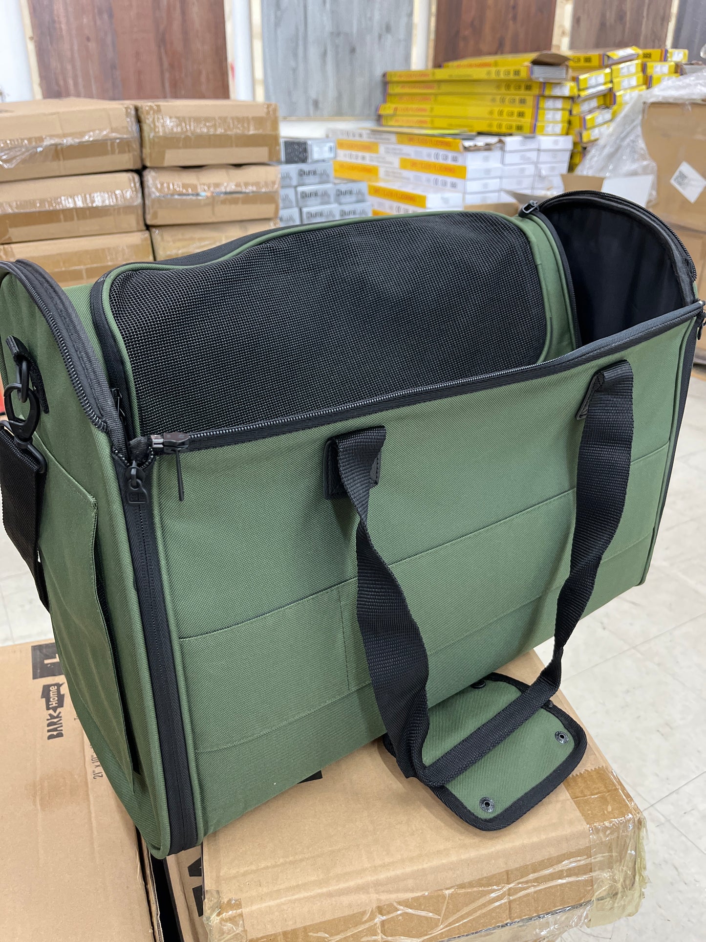 Large pet carrier - olive