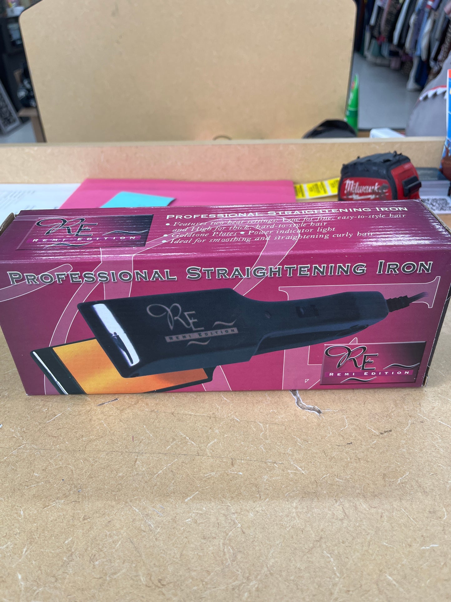 RE Professional Straightener