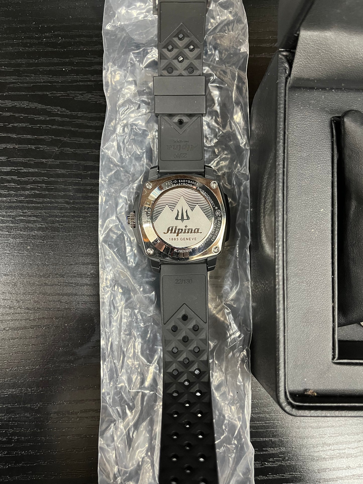 Alpina Men's AL-282LBO4V6 Horological Smart Watch Analog Display Quartz Black Watch