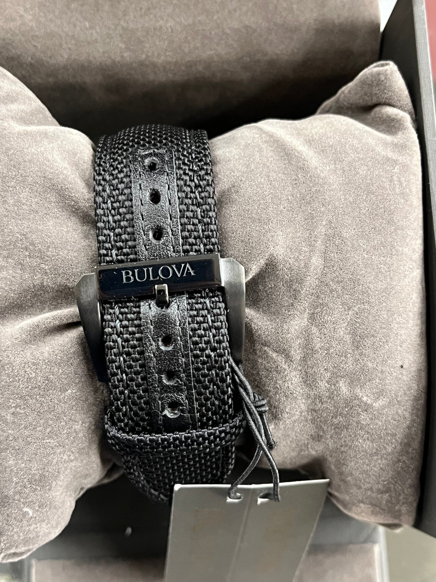 B35) BULOVA PRECISIONIST WATCH 98B318