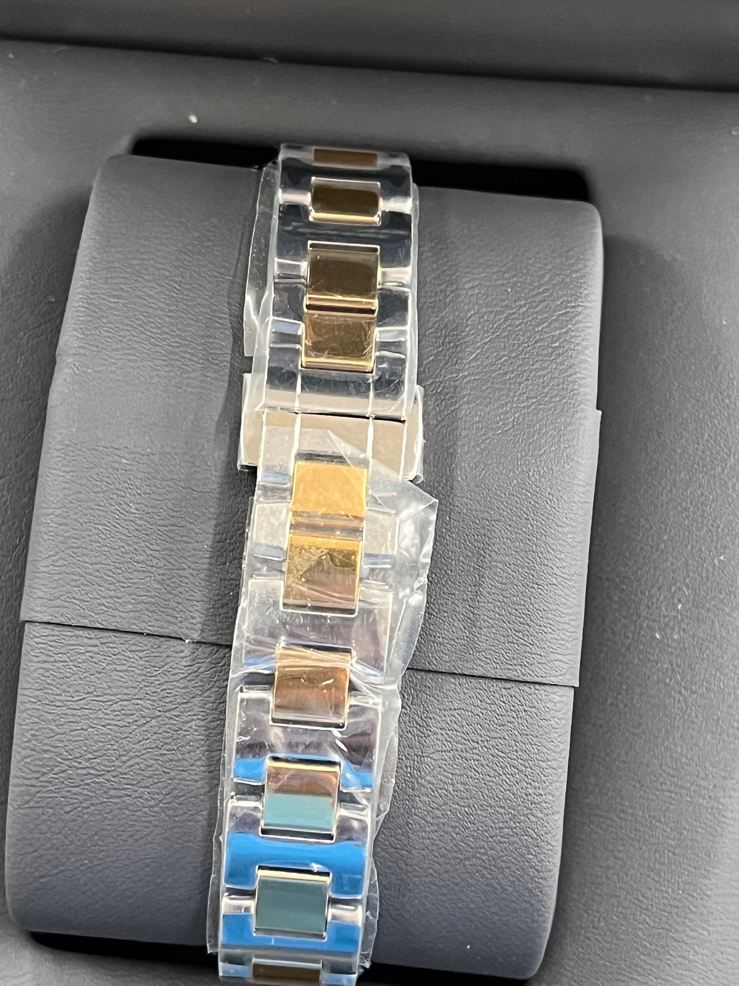 Victorinox Alliance XS Two Tone 28mm