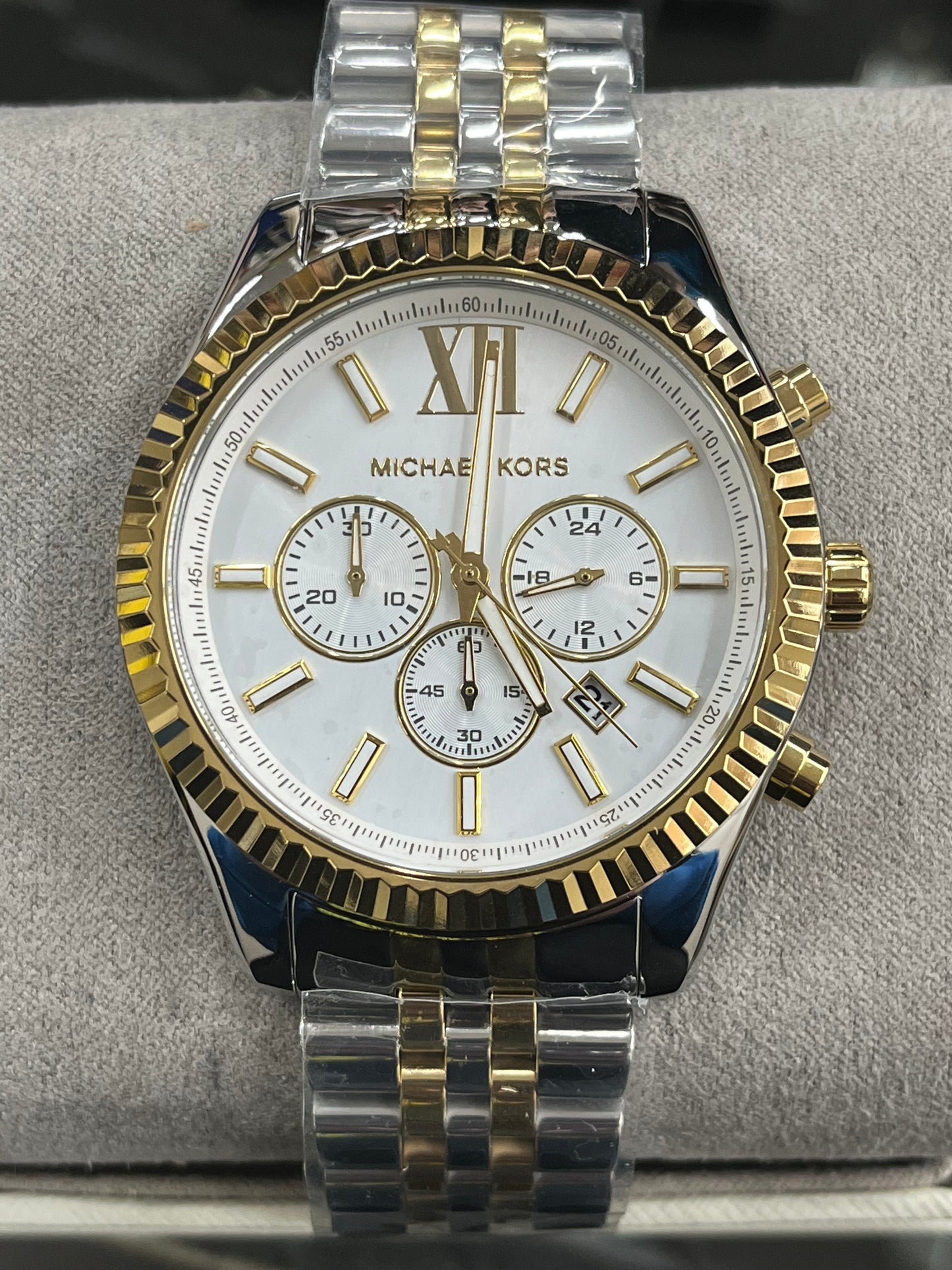 Mk7) Michael Kors Lexington Men's Watch, Stainless Steel Bracelet Watch for Men