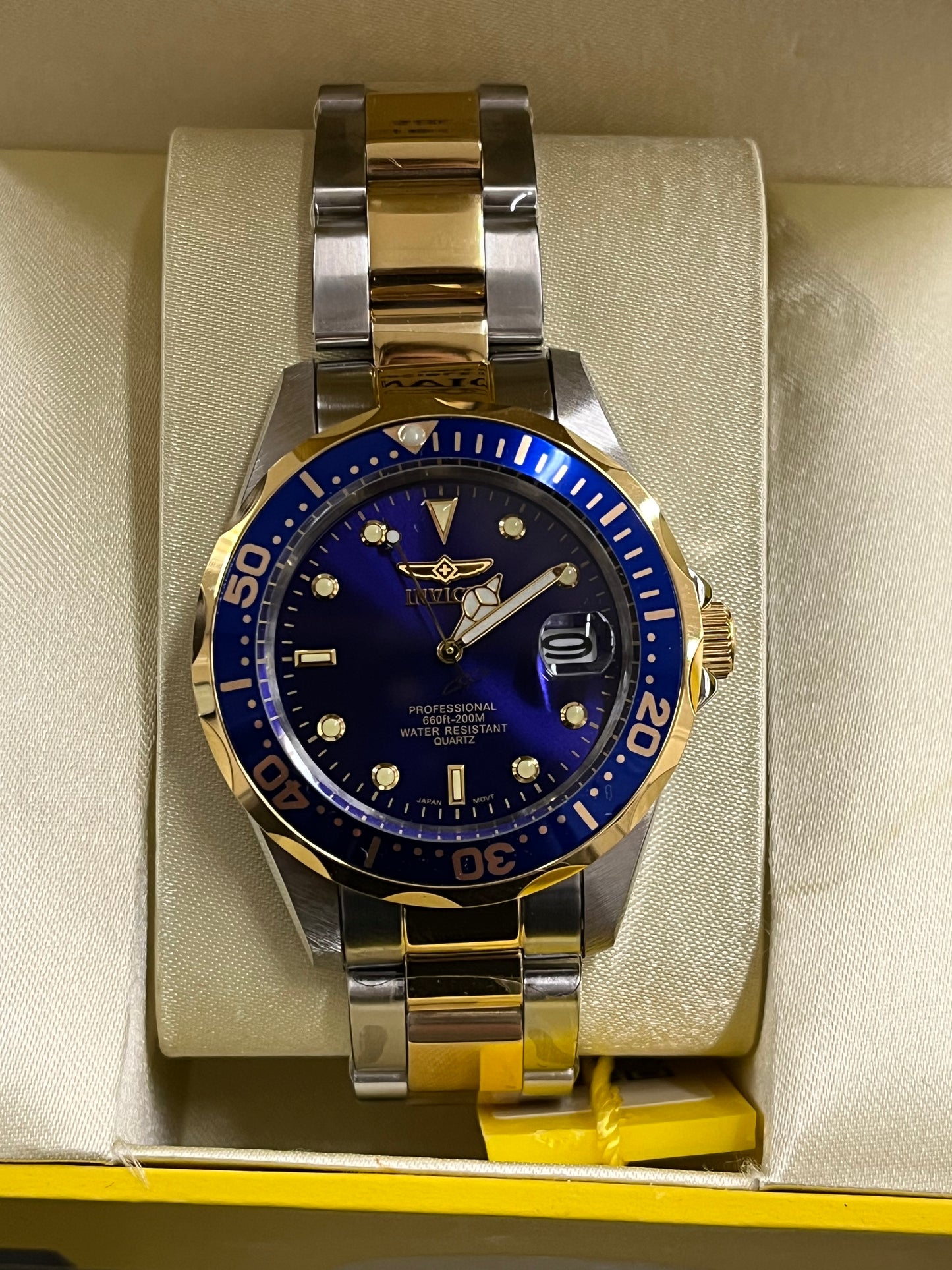 I3) Invicta INVICTA-8935 Men's Pro Diver Collection Two-Tone Stainless Steel Watch with Link Bracelet