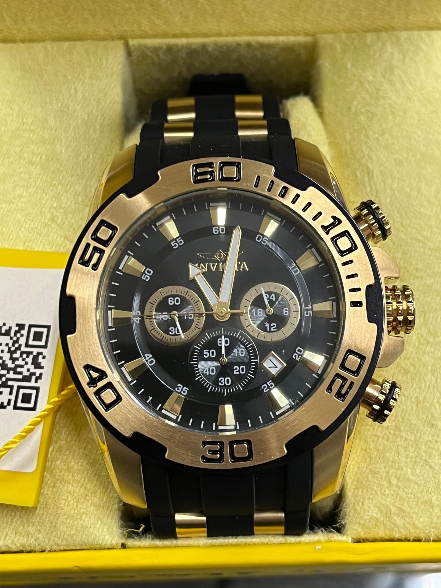 I25) Invicta Pro Diver SCUBA Men's Watch - 50mm, Gold, Black (22340)