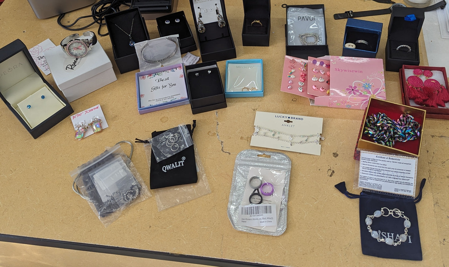 Ultimate Jewlery Mystery Box 60+ Pieces