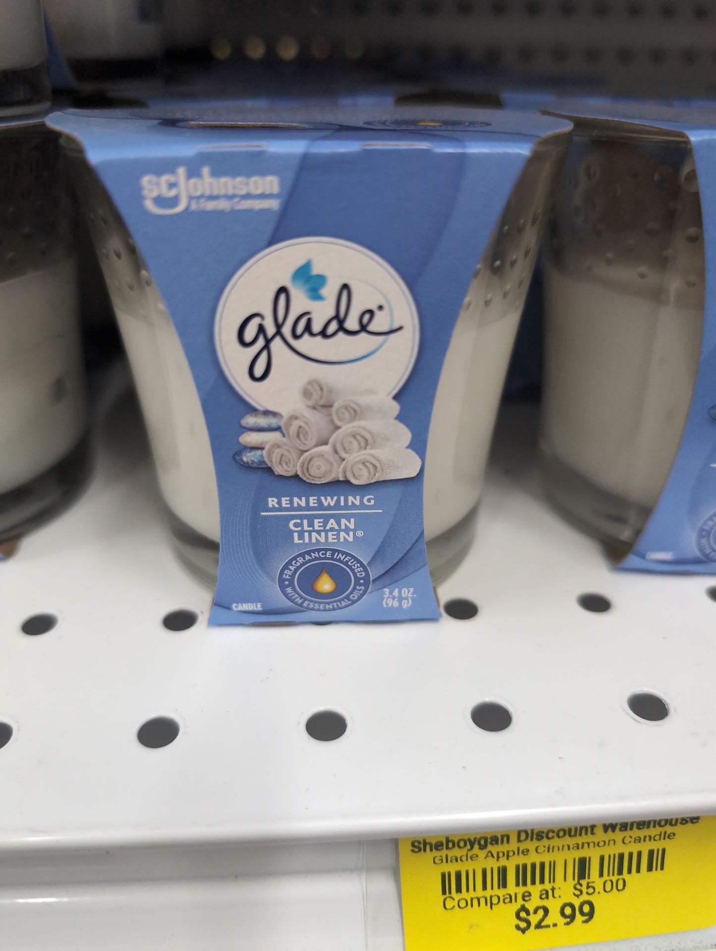 Glade Clean Linen Candle 3.4oz