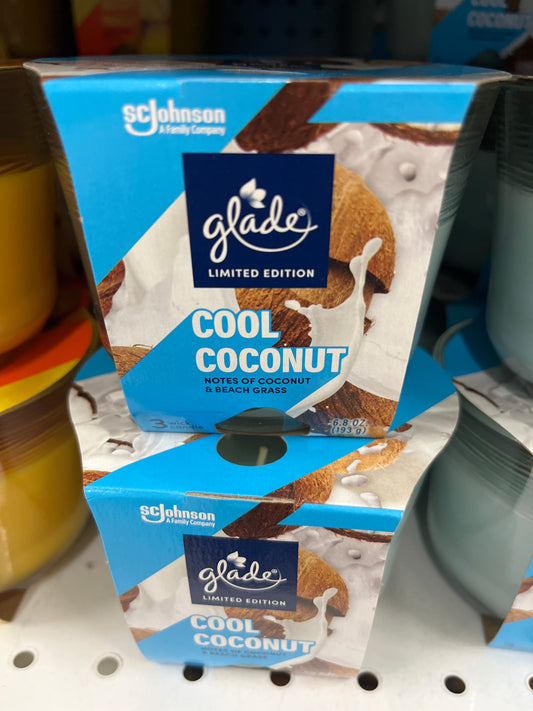 Glade Cool Coconut candle 6.8oz