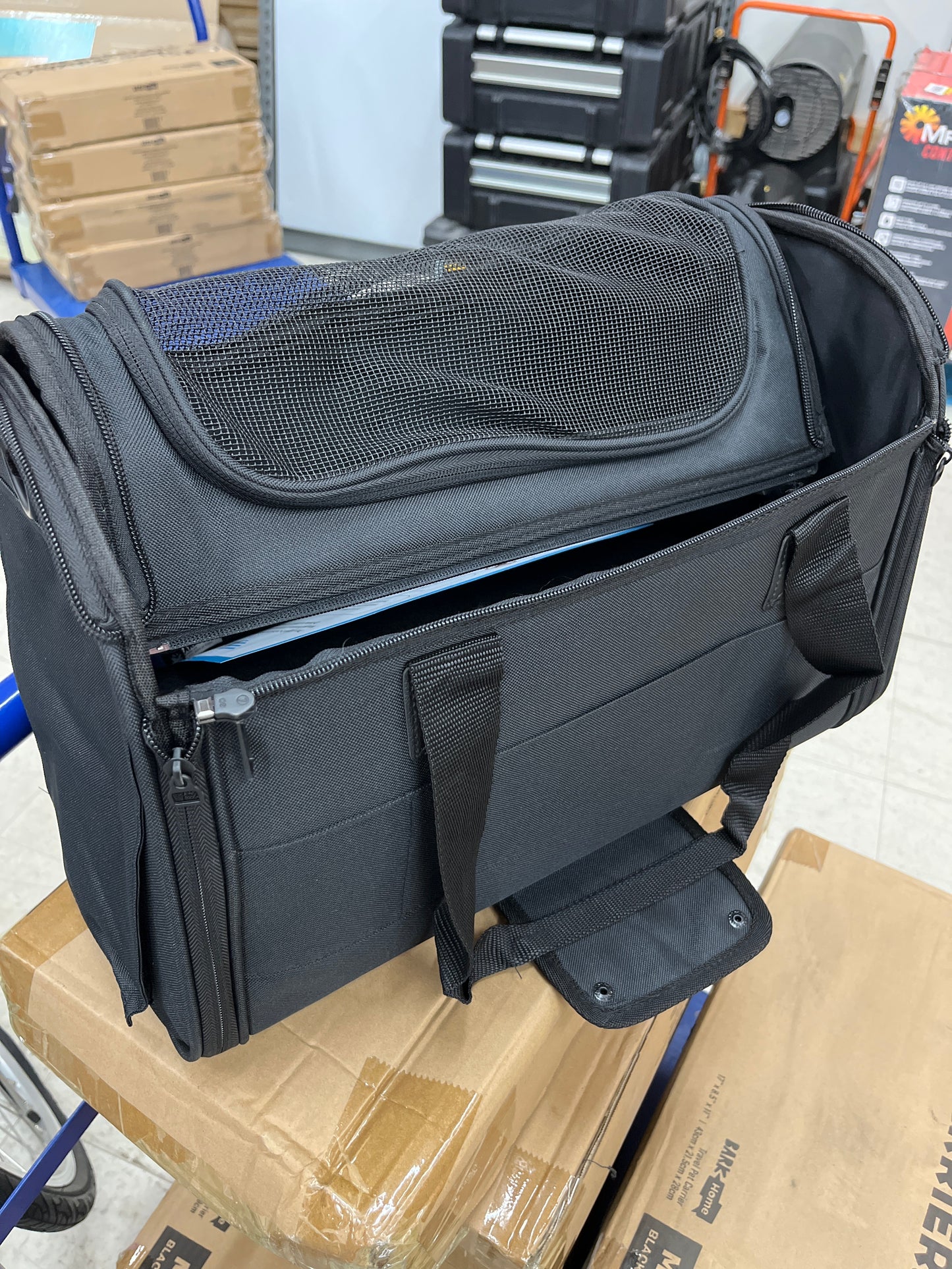 Medium pet carrier - black