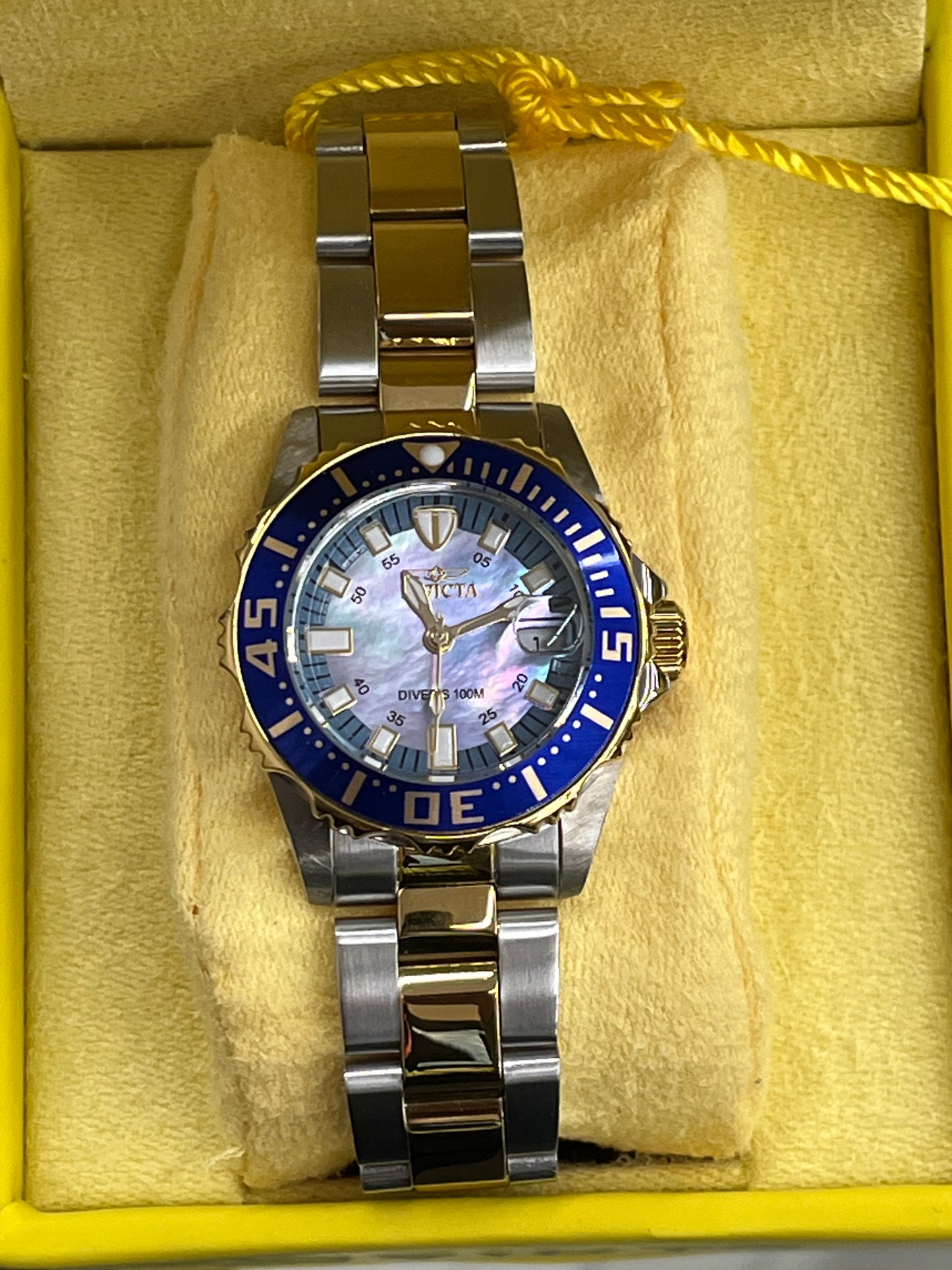 I2) Invicta INVICTA-2961 Women's 2961 Pro Diver Collection "Lady Abyss" Two-Tone Dive Watch