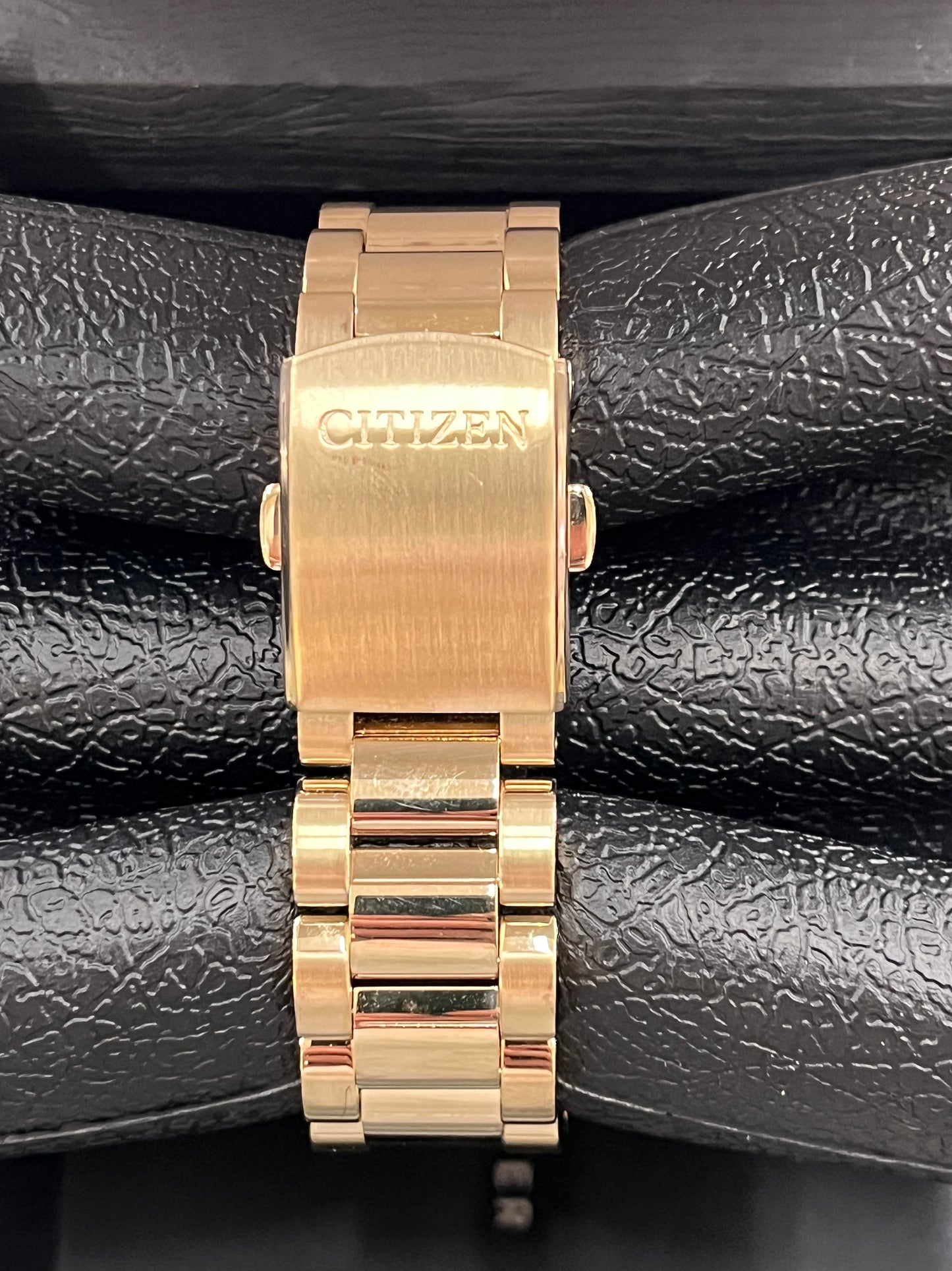 C60) Citizen Eco-drive B612-s092957 Solar Quartz Wrist Watch