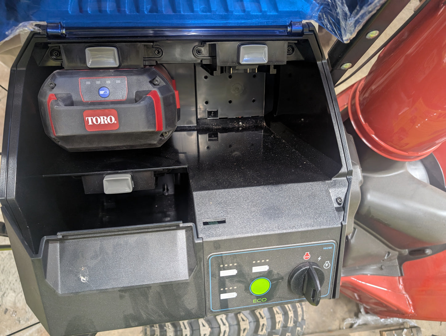 "TORO 60V POWER MAX E 24"" 2ST SNWBLWR"