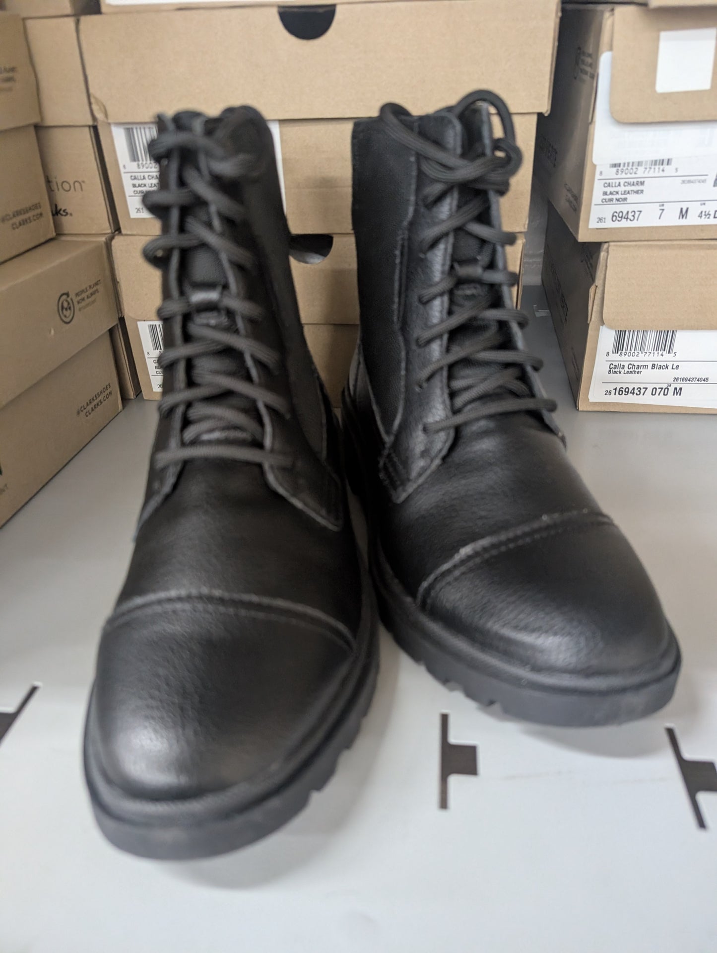 Clarks Size 7 Women's Calla Charm Black Leather Boots