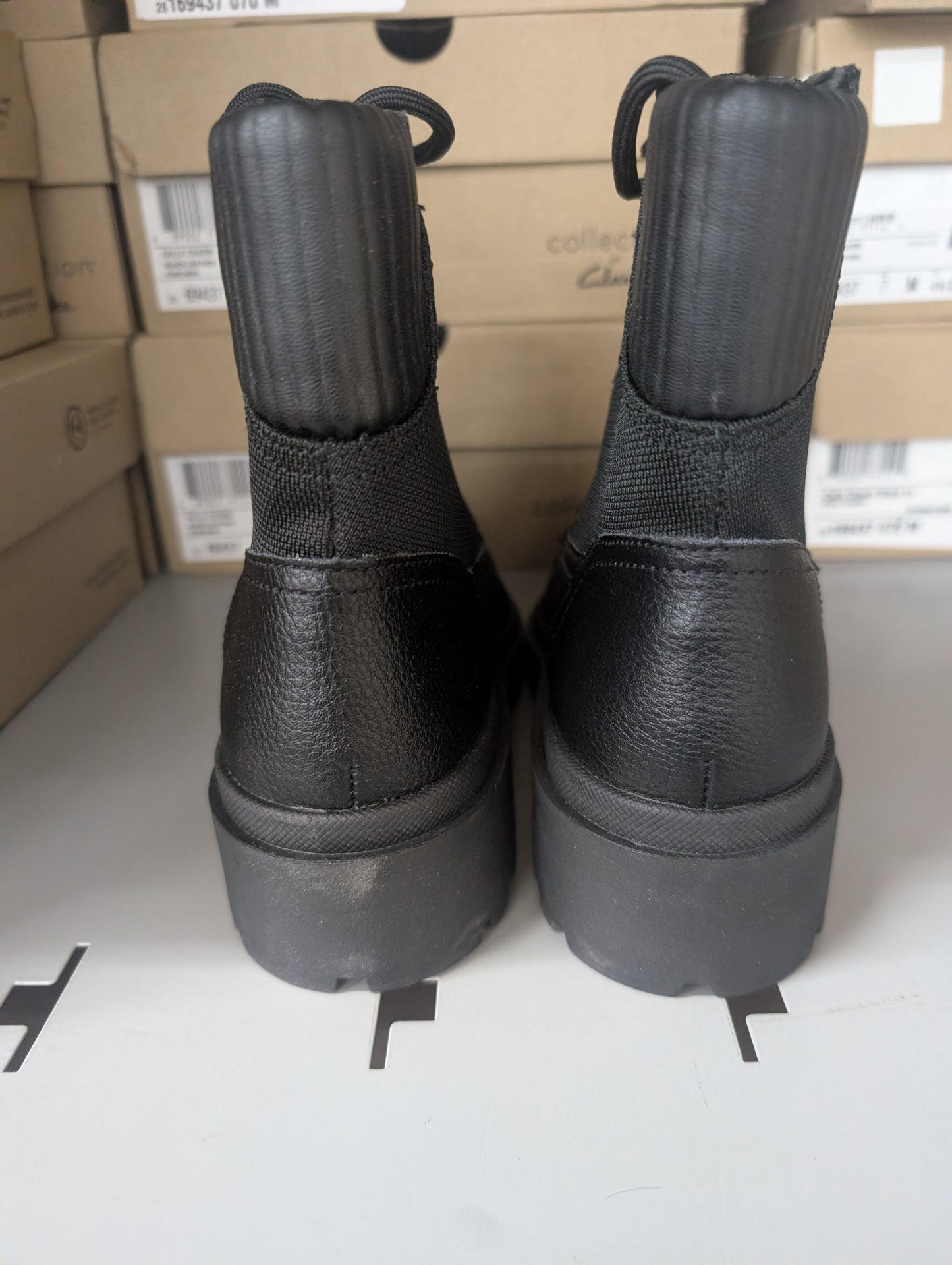 Clarks Size 7 Women's Calla Charm Black Leather Boots